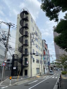 北西方向より外観